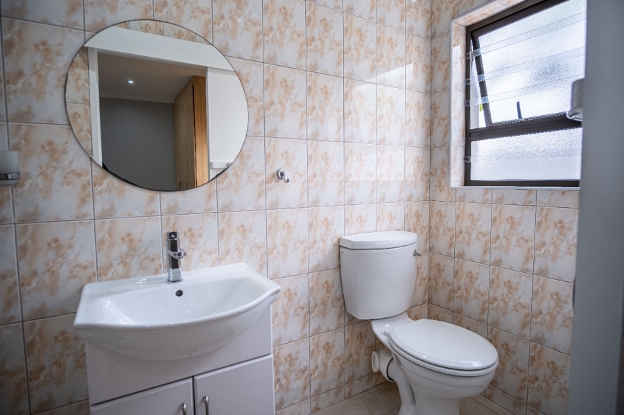 To Let 3 Bedroom Property for Rent in Crawford Western Cape